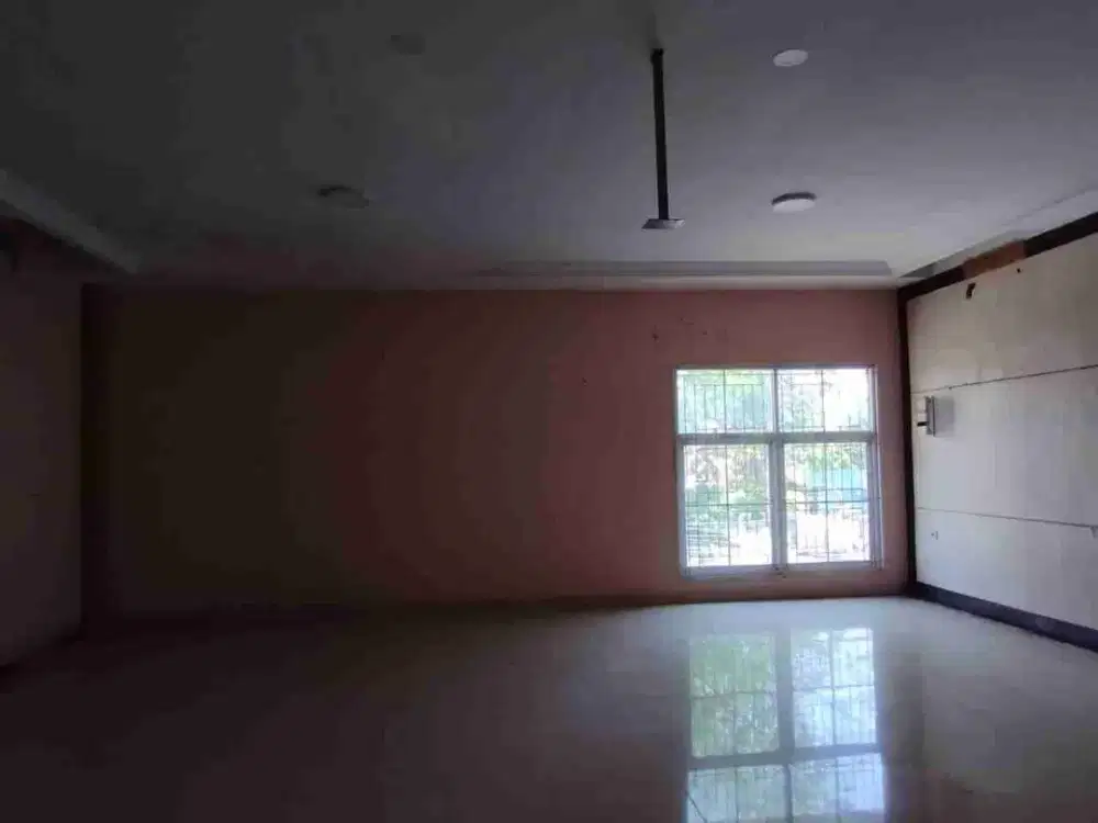 Disewakan Ruko Siap Huni di Jalan Utama Kota Cirebon