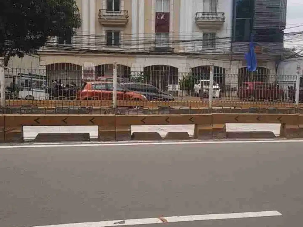 Jual Cepat! Ruko 4 1/2 Lantai di Mampang Prapatan Raya