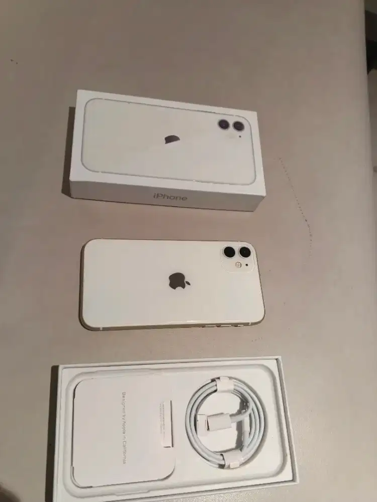 iphone 11 128gb pada hall baru