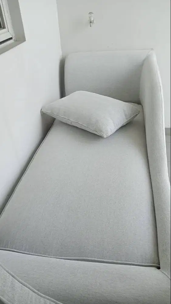 SOFA TIDUR PANJANG