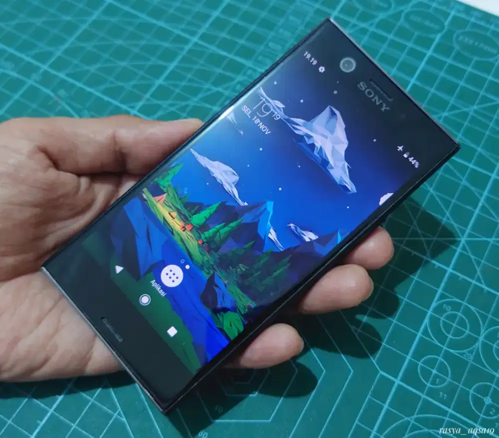 Sony XPERIA XZ1 COMPACT hitam mulus pressure naik