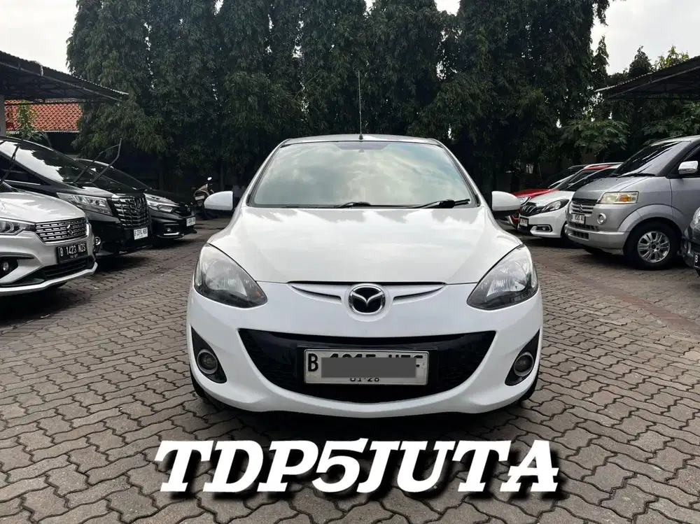 MAZDA 2 HB R SPORTS (CBU JEPANG) AT 2012 WHITE EDITION