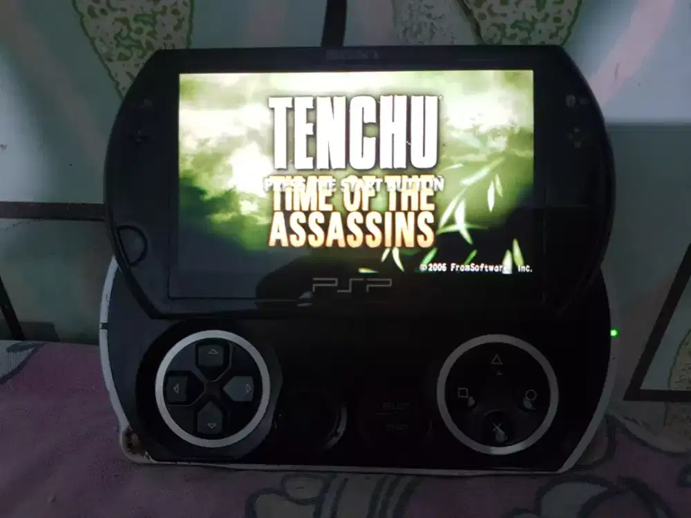 Jual psp go hitam keadaan hidup normal