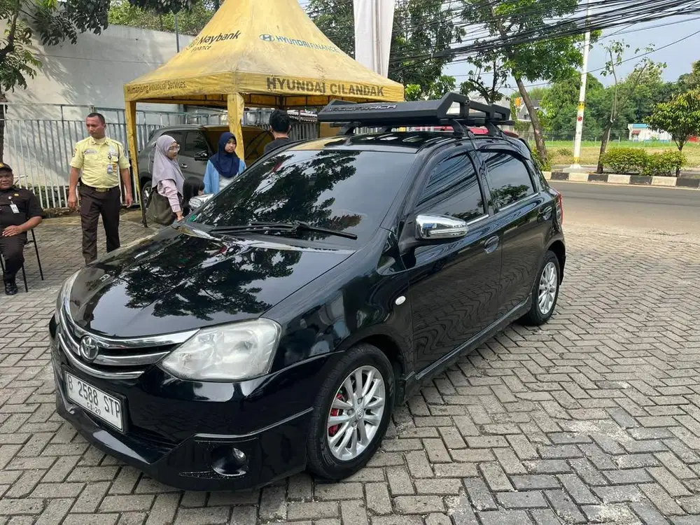 Toyota Etios Valco tahun 2014 pemakai langsung