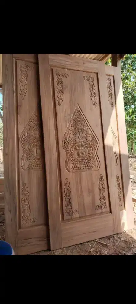 Daun Pintu Motif Wayang