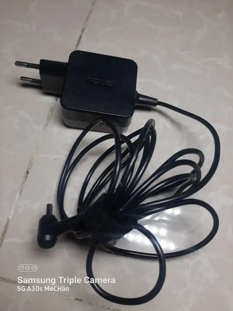 Adaptor Asus ADP 33 AW C