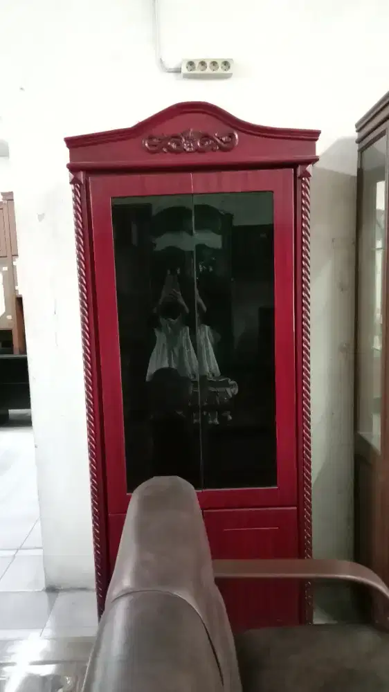 LEMARI BUKU PINTU KACA