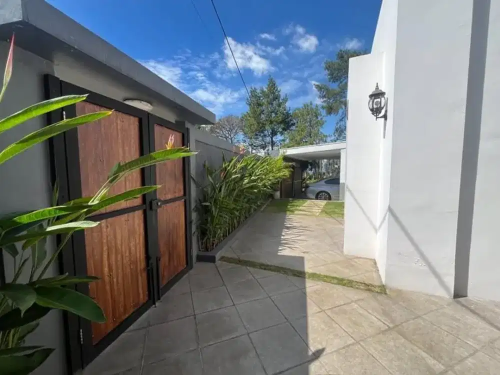 RUMAH MEWAH BANGUNAN BARU DI SETIABUDI REGENCY