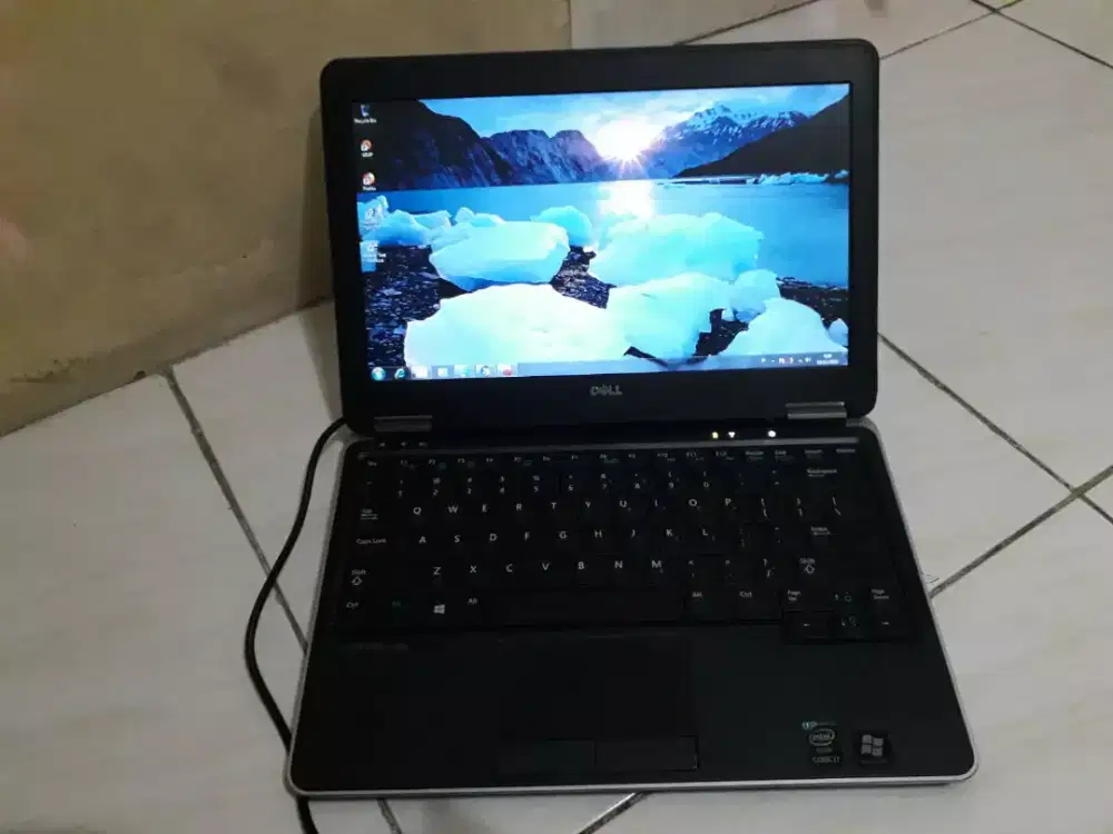 Laptop Dell Latitude e7240 core i7