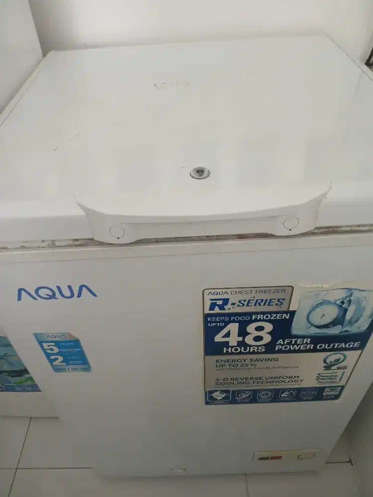 Jual freezer merk Aqua 50 lt