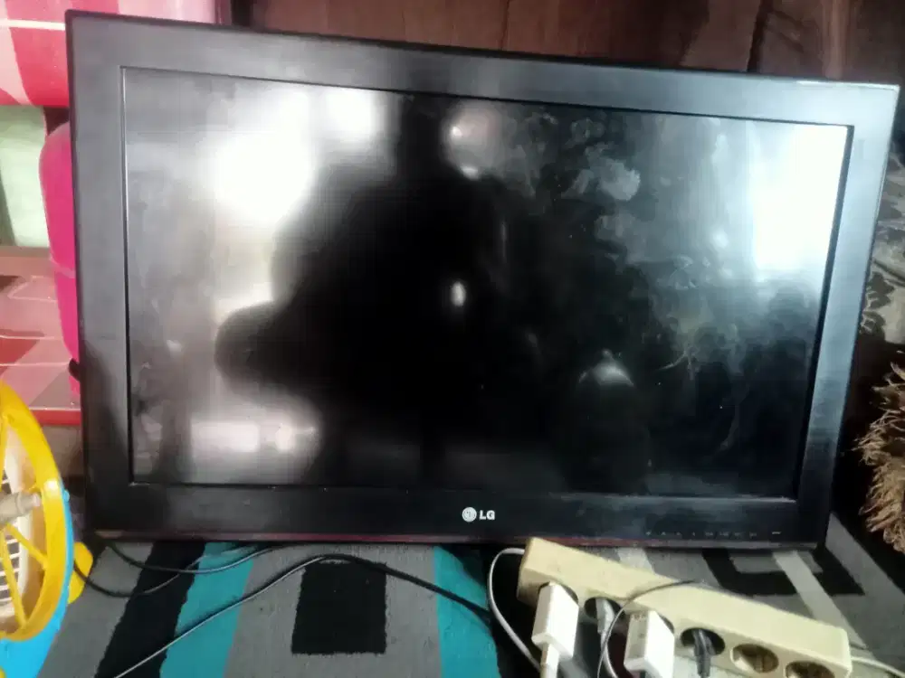 LG plat tv 32inch