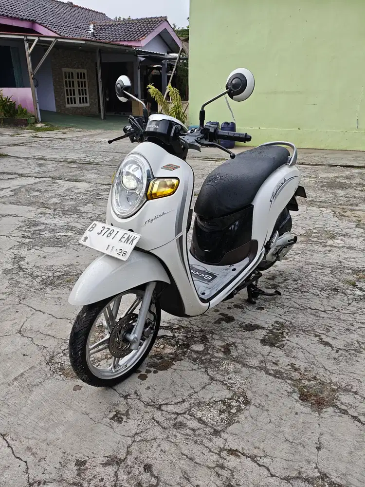 SECOND Scoopy Stylish 110cc Bergaransi