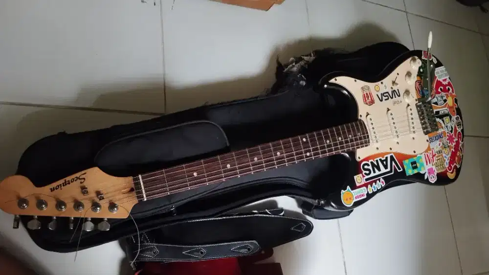 Gitar Listrik  Scorpio & Ampli Gitar Mini