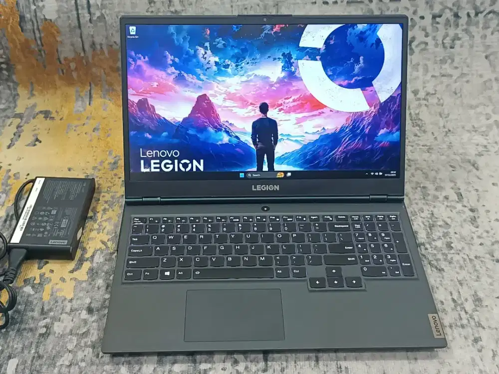 Lenovo Legion 5 Ryzen 5-4600H 16GB SSD 1TB GTX 1650 Ti 4GB Like New