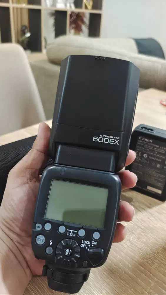 Flash Canon Speedlite 600ex (Like New) (Jarang dipake) (Dry Box Terus)