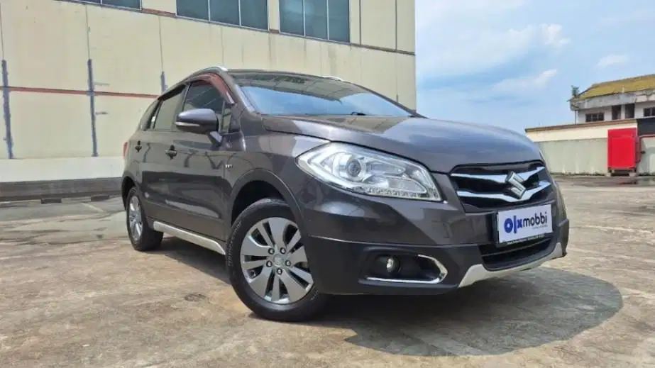 TERMURAH Suzuki SX4 1.5 S-Cross Bensin-MT 2016 UFF B