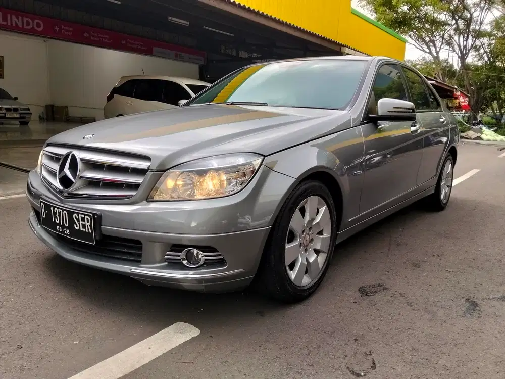 Mercedes-Benz C200 2011 Bensin