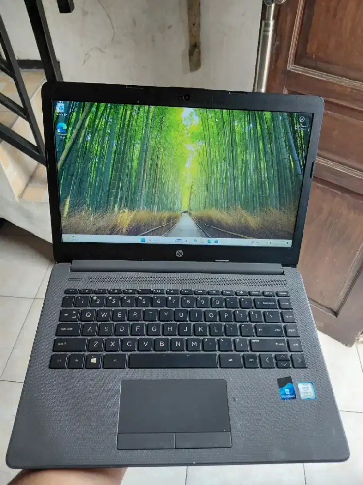 Hp 240 i3 Gen8 Ram8 ssd256Gb Batre Awet