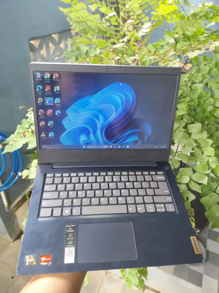 Lenovo Slim3 Ryzen 3250U/8/256 FHD IPS