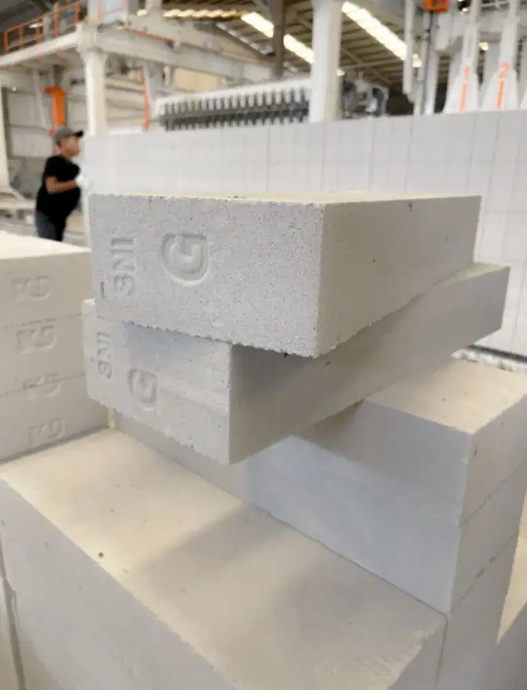 BATA RINGAN STANDAR AAC-SNI