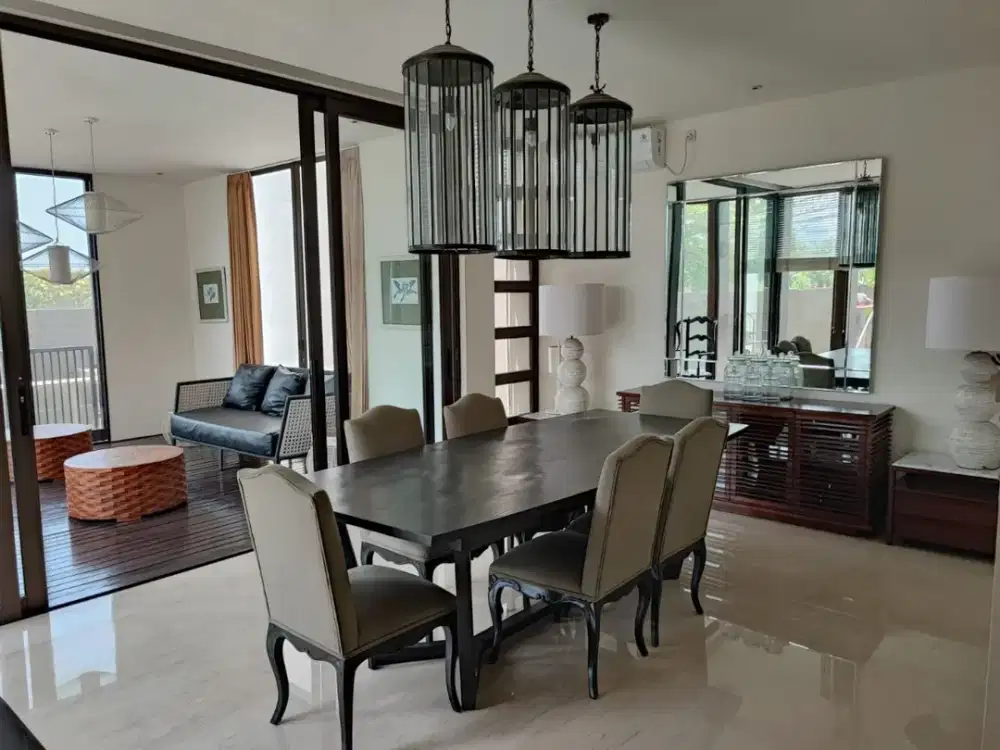 DISEWAKAN RUMAH PLATINUM Graha Famili