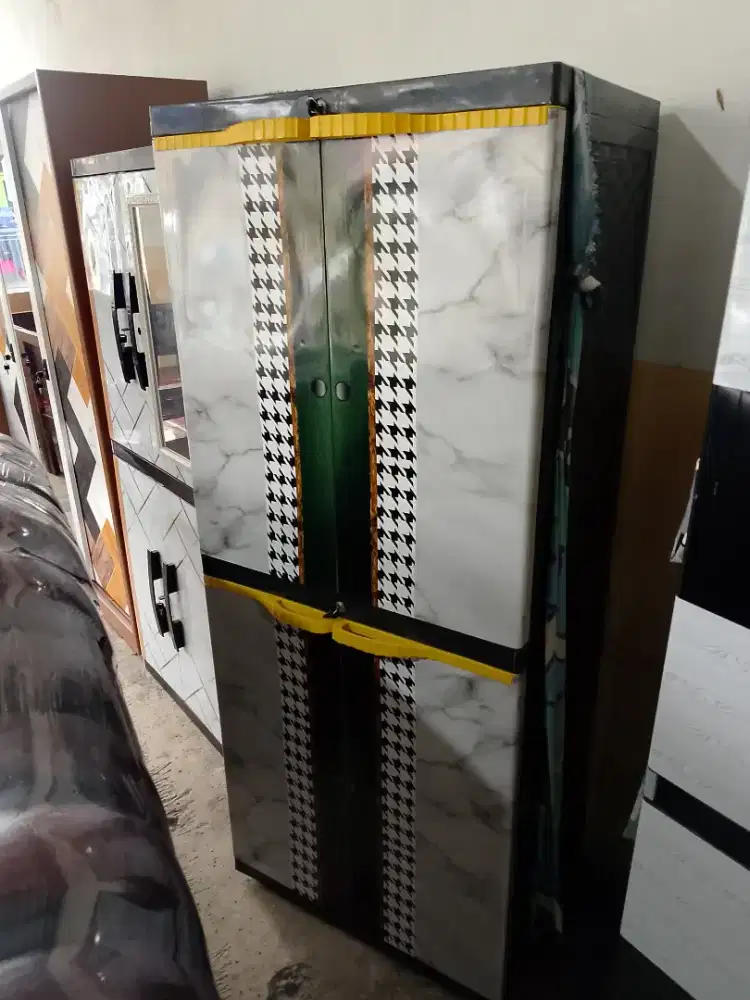 Lemari Plastik 4pintu