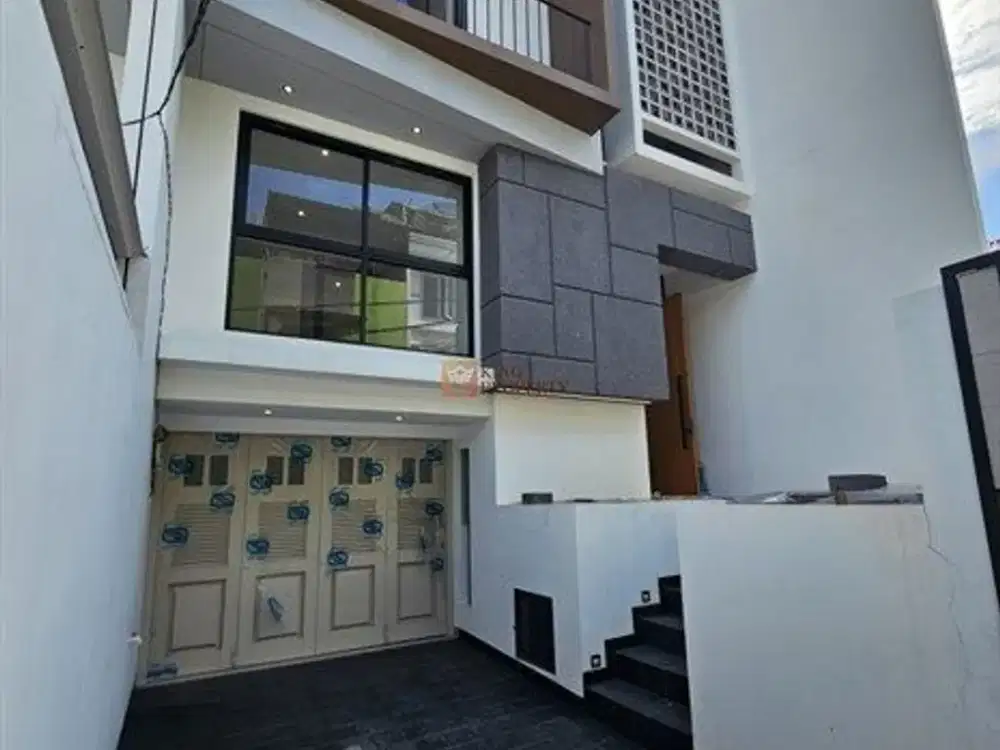 Rumah Idaman Keluarga Dijual Rumah 2 1/2 lantai di jelambar kavling polri Luxury Living: Rumah Modern dengan Desain Elegan di lokasi yang strategis