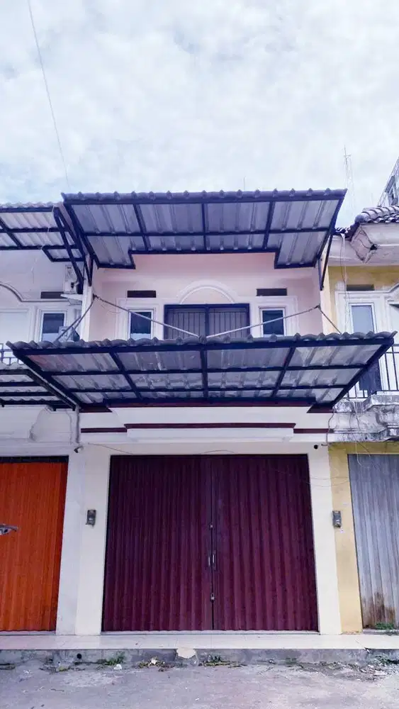 Ruko 3 lantai siap pakai strategis di Jatibening Park Bekasi