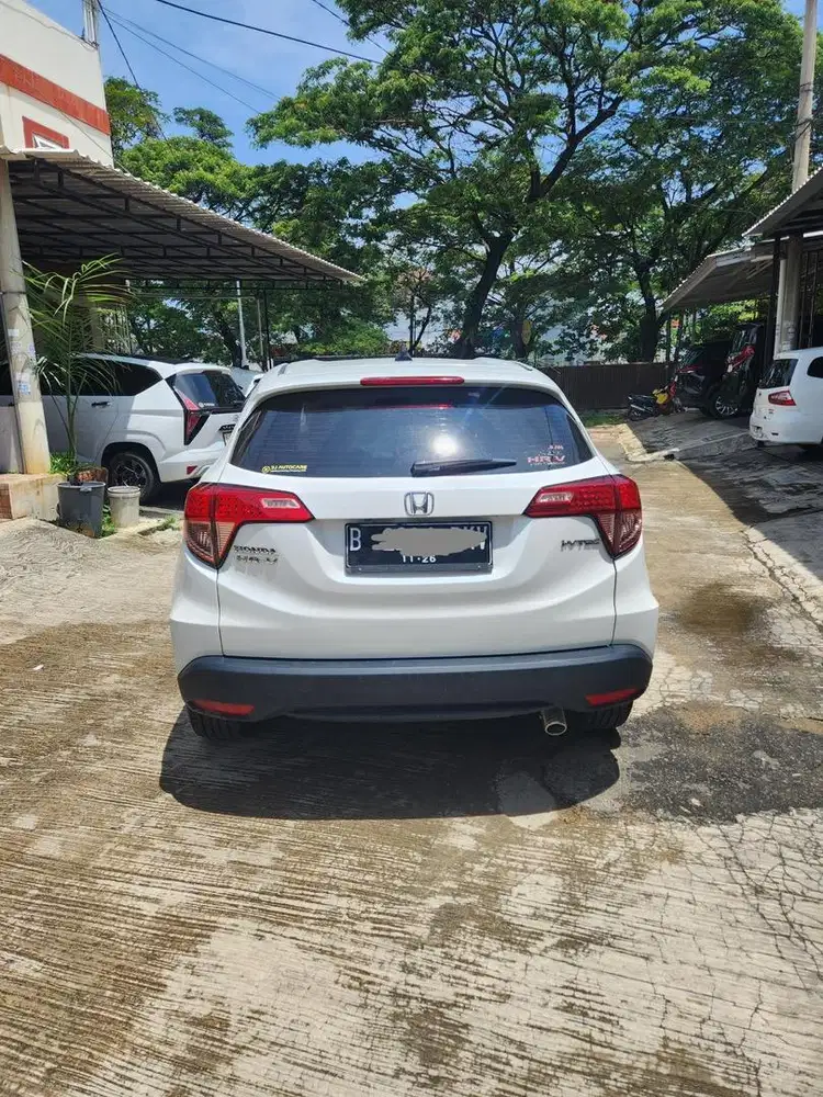 Di jual cepat Hrv e cvt 2016 putih mobil mulus