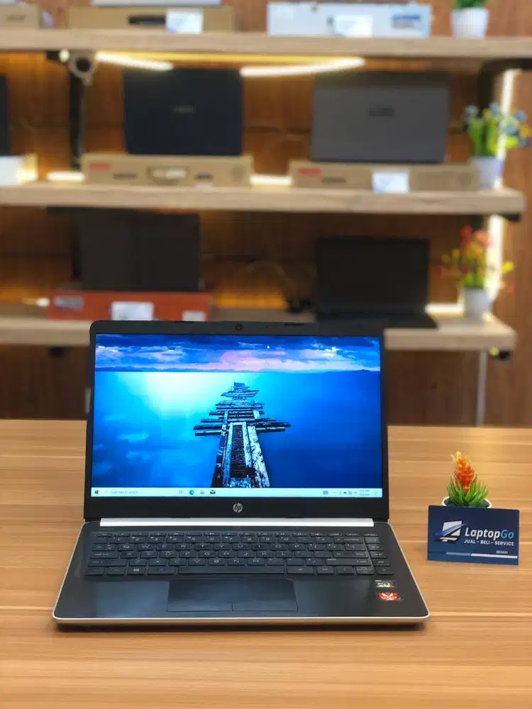 LAPTOP HP RYZEN 5 RAM 8/512GB AMD RADEON GRAPHIC SECOND BEKAS