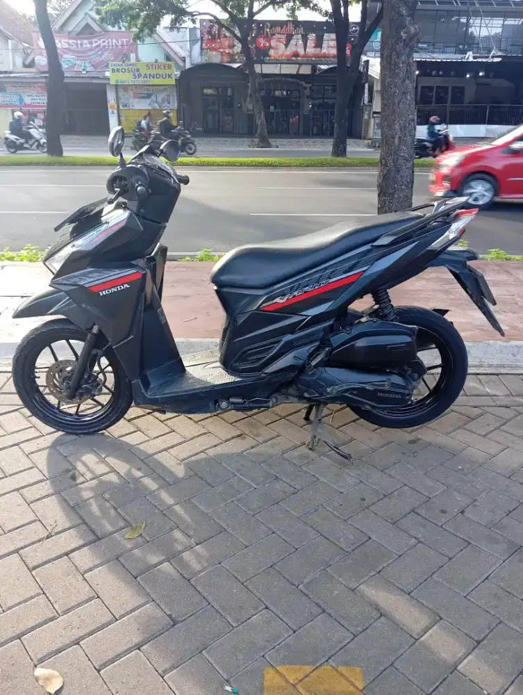Honda Vario 125 LED 2017 fulori mulus pajak baru bayar