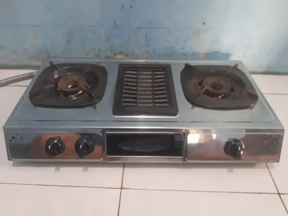 JUAL CEPAT – Kompor Rinnai 2 Tungku + Pemanggang + Selang & Regulator