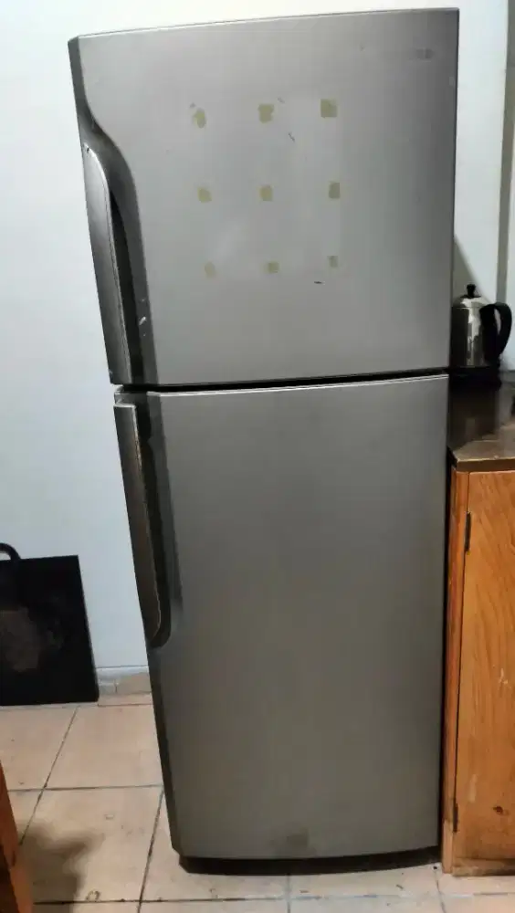 Dijual Kulkas 2 pintu merk Samsung