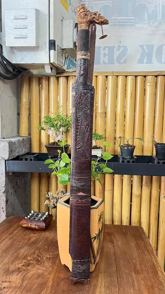 Mandau Tua Usia 100 Than