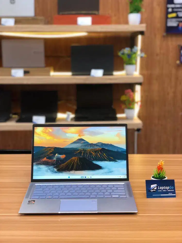 ASUS ZENBOOK RYZEN 7 RAM 8/512GB AMD RADEON GRAPHIC SECOND BEKAS