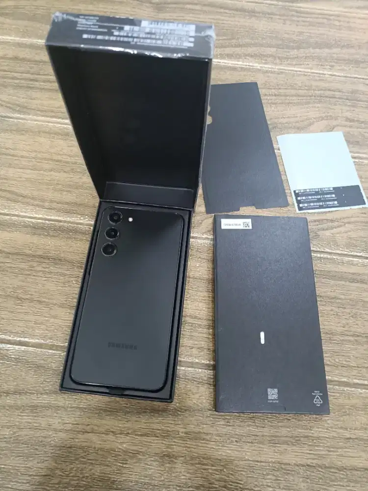 Samsung Galaxy S23 plus 5G 8/512GB Like New