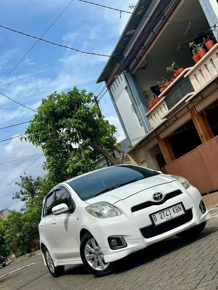 Yaris E AT 2013 ciamik