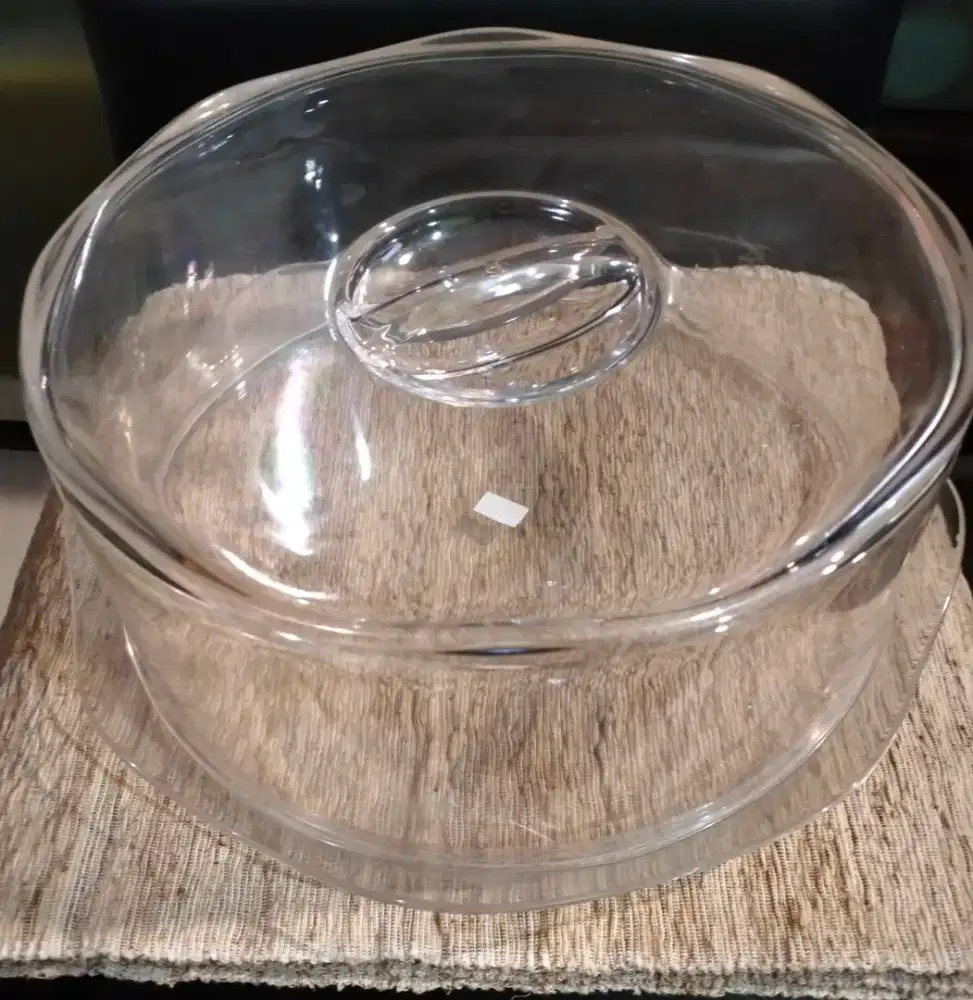 tempat kue
2 pcs
tray+lid
mulus 
35 x 35 x 17.5