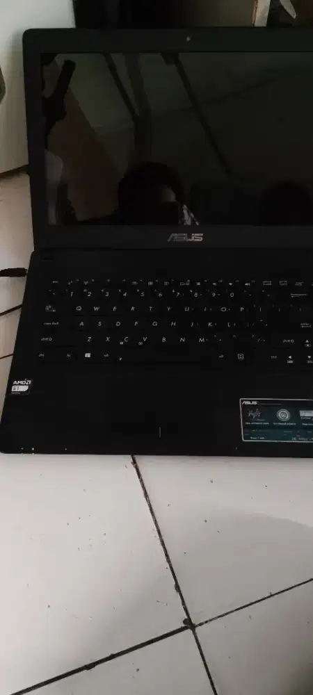 leptop asus x452e minus idup lampu aj