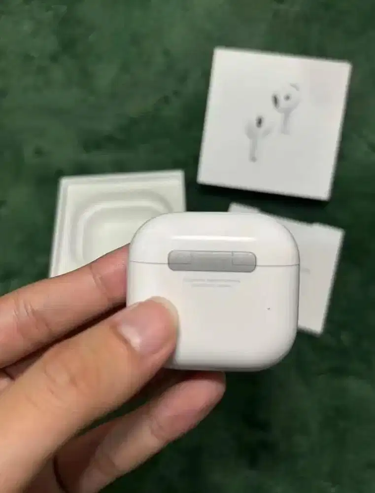 Airpods 4 ANC Bekas