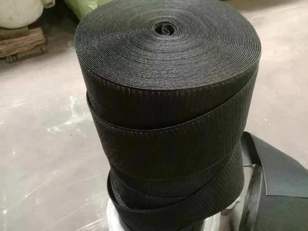 VELCRO BERWARNA HITAM