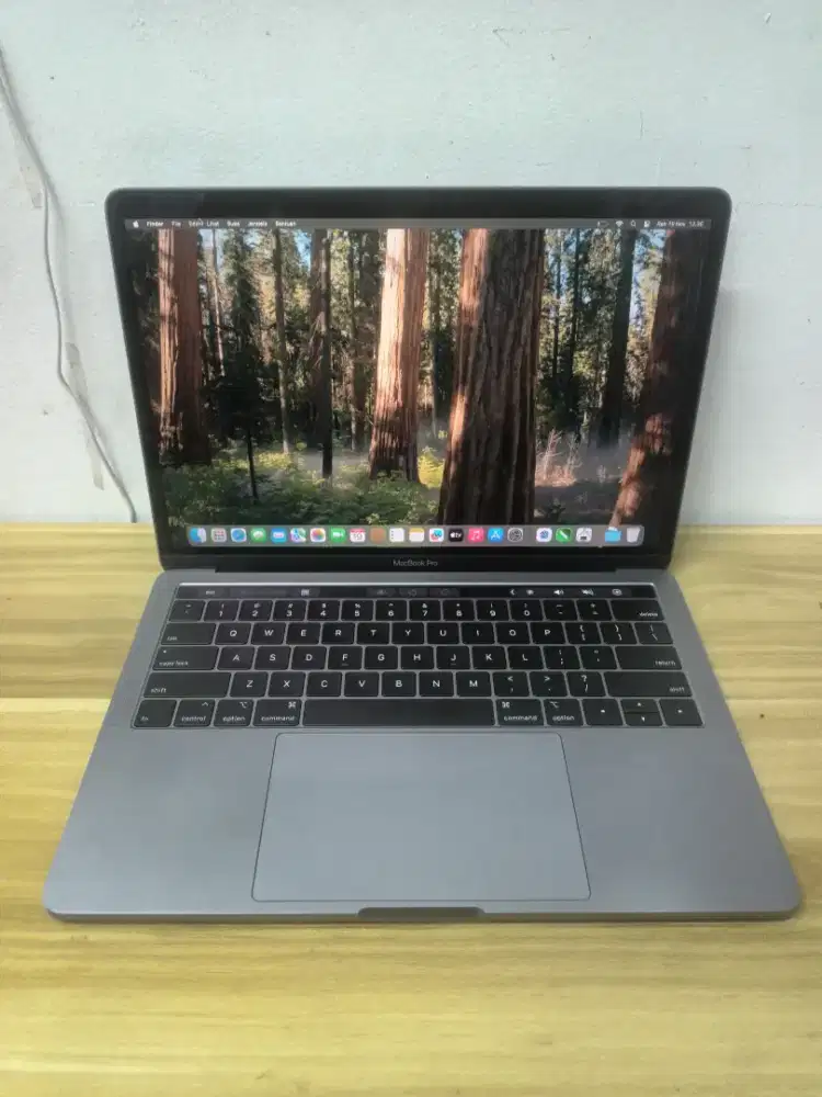MacBook Pro 2019. Intel core i7. Ram 16gb. Ssd 512gb. Ex inter