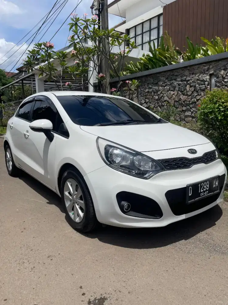 Kia Rio SE MT 2012 (MANUAL)