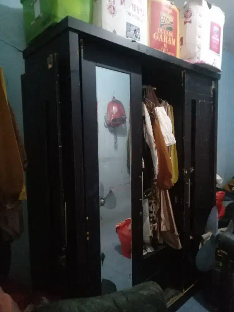Jual lemari 3 pintu kayu jati