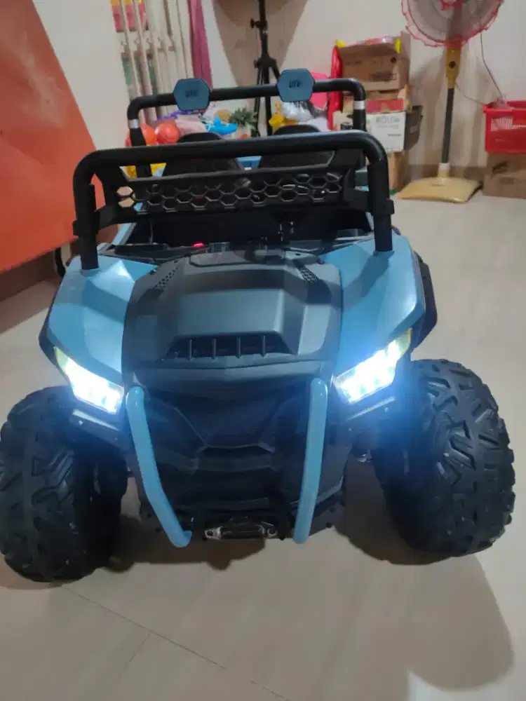 MOBIL MAINAN ANAK 2TEMPAT DUDUK