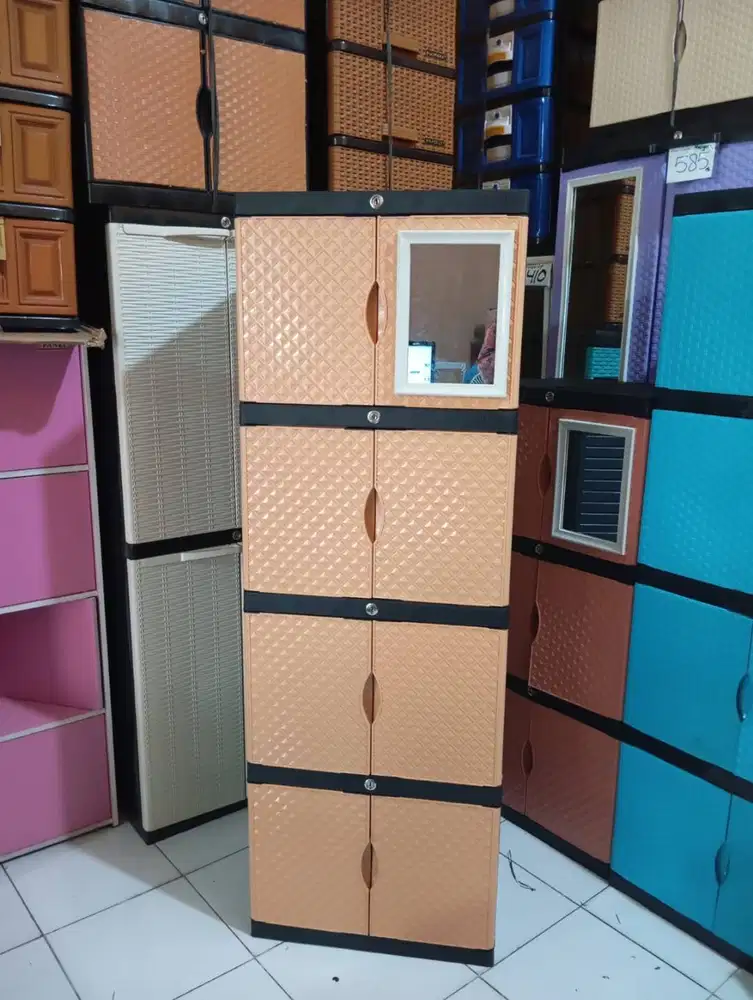 Lemari Plastik Doremi Susun 4 Full kunci + kaca