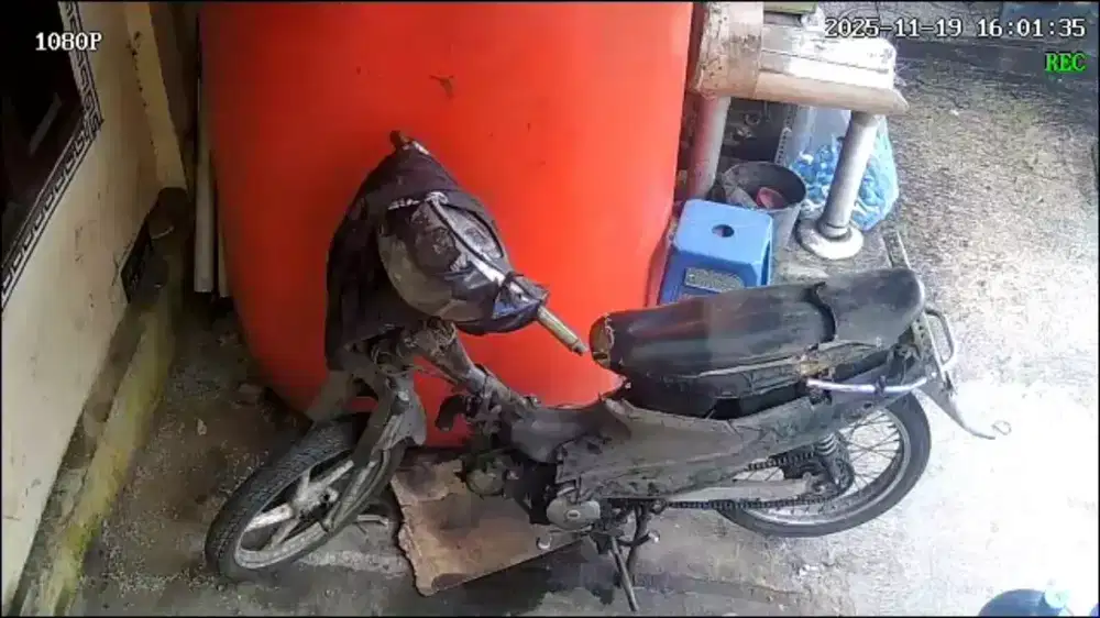 Smash lama apa adanya, kondisi motor hidup. Jual rongsok aja