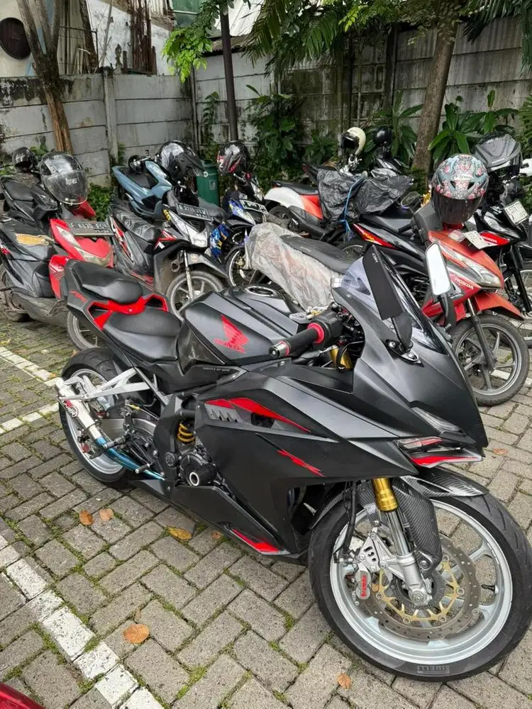 Jual Motor CBR RR250 / BT Mobil Toyota Motuba