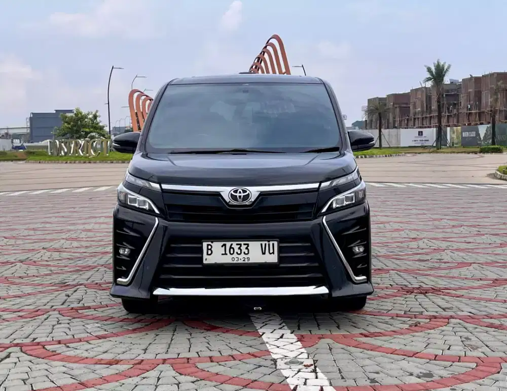 Toyota Voxy 2.0 PANO at 2018