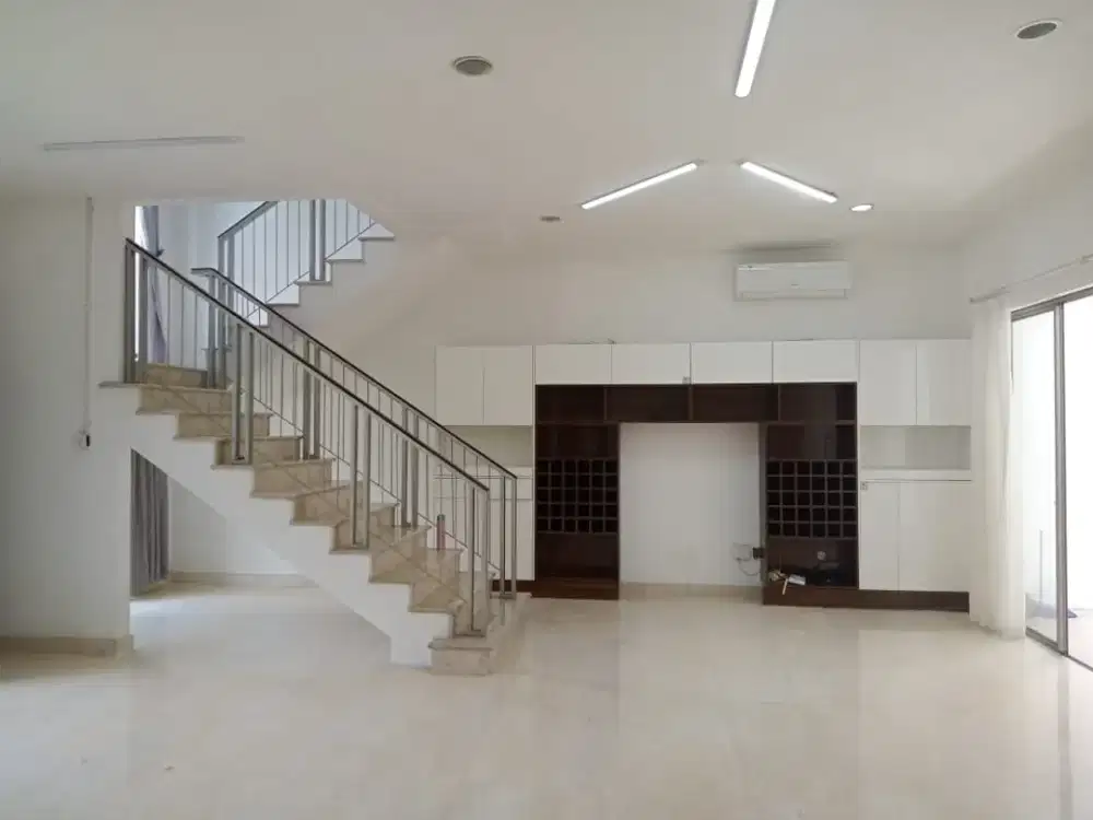 Dijual Rumah PIK golf island uk 10x15 m2 SEMI FURNISHED RAPI at jakut